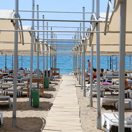 Hotel Port River &